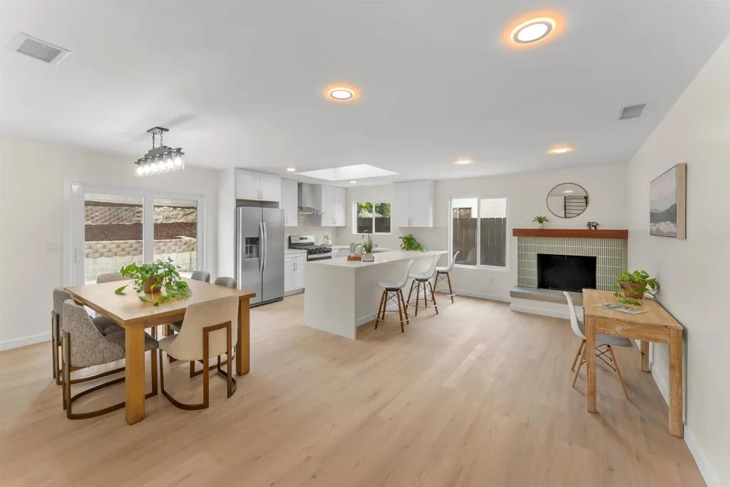 https://cdn.realtyfeed.com/cdn/127/306756240/3238288d3dda8646aad2dcabda6d5ed3.webp