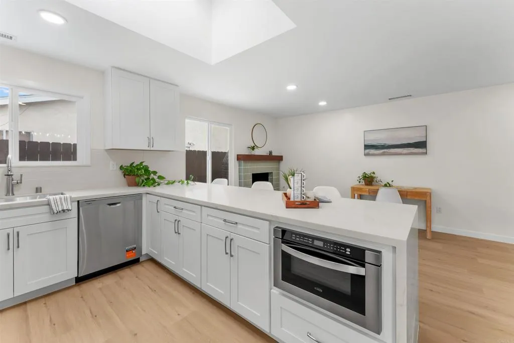 https://cdn.realtyfeed.com/cdn/127/306756240/a5579d1c8f80813839123cd5fcaa145f.webp