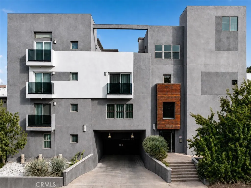 Valley Village, CA 91607