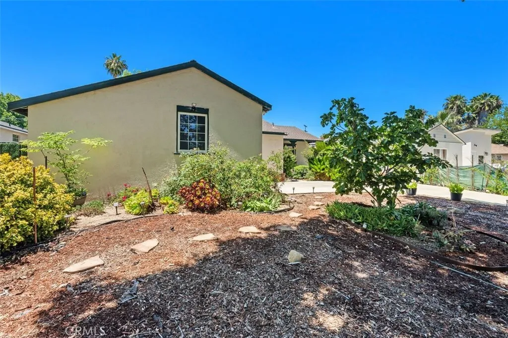 6613 Randi Avenue, Woodland Hills, CA 91303 - Photo 3 of 18, Woodland Hills, CA