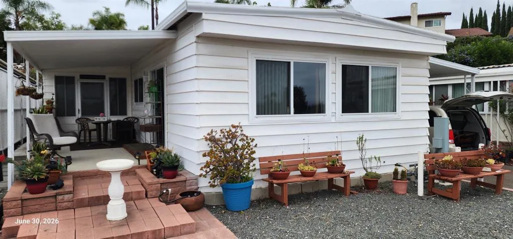 245 W Bobier Drive Unit 06, Vista, CA 92083 - Main photo, Vista, CA