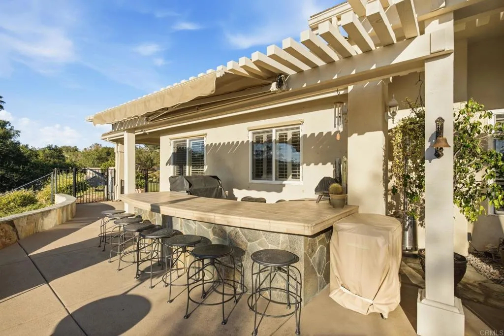 https://cdn.realtyfeed.com/cdn/127/306756540/385c87d3ca2de40cd5cd18dd3b63ef25.webp