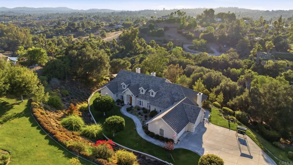 https://cdn.realtyfeed.com/cdn/127/306756540/8e8393d5bb94cb5dbbbd75ddbf58c85f.webp