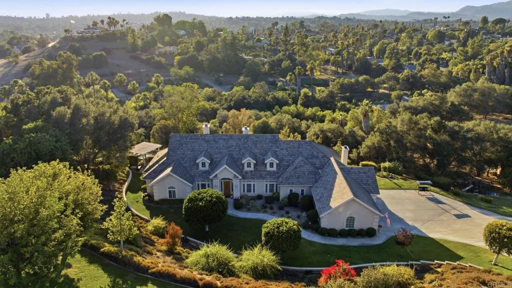 https://cdn.realtyfeed.com/cdn/127/306756540/935a60c815cb1fc0d60f94881ffa4e4b.webp