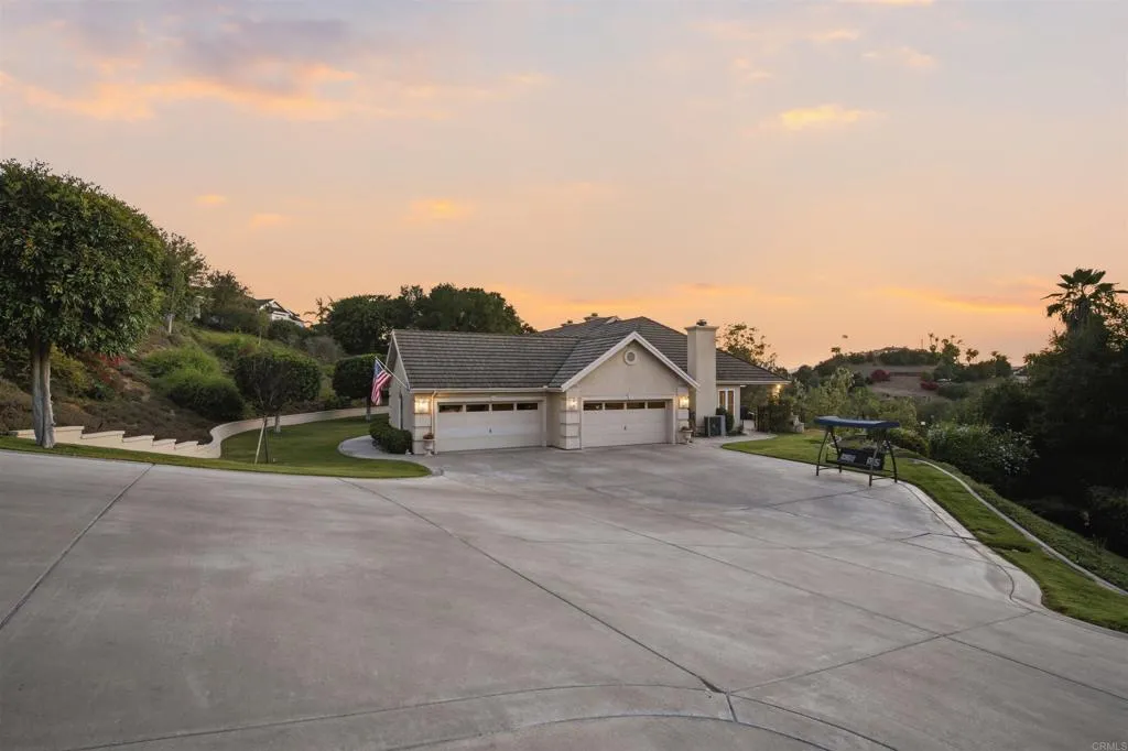 https://cdn.realtyfeed.com/cdn/127/306756540/db8692e157d49f47b15d6fdc62b54400.webp