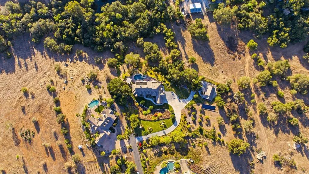 https://cdn.realtyfeed.com/cdn/127/306756540/e297d44e18188696ad404a6888ffd113.webp