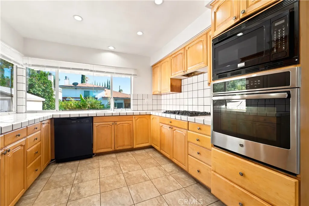 20232 Gifford Street, Winnetka, CA 91306 - Photo 4 of 41, Winnetka, CA