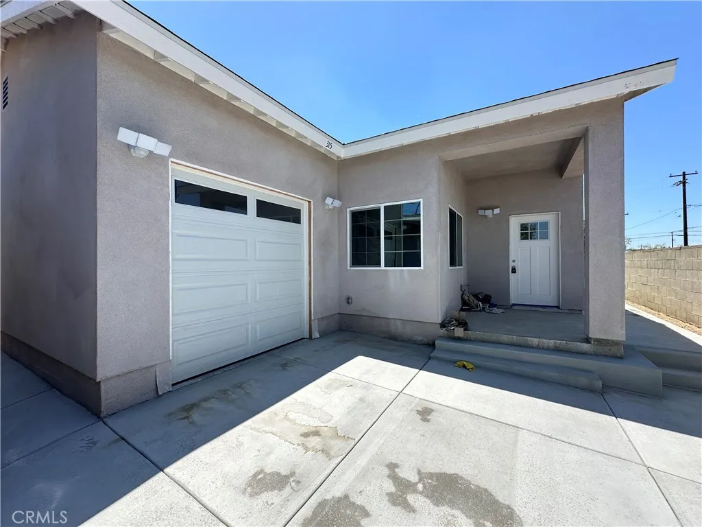 Santa Ana, CA 92703