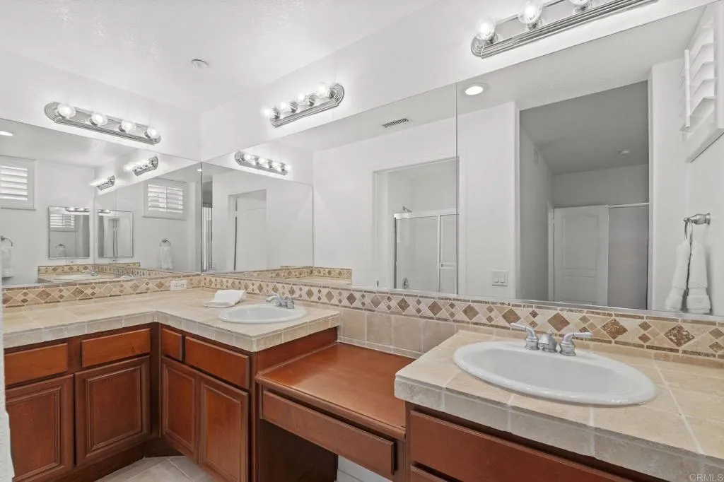 https://cdn.realtyfeed.com/cdn/127/306756762/2240a8c10932984467bbaba36daee7ff.webp