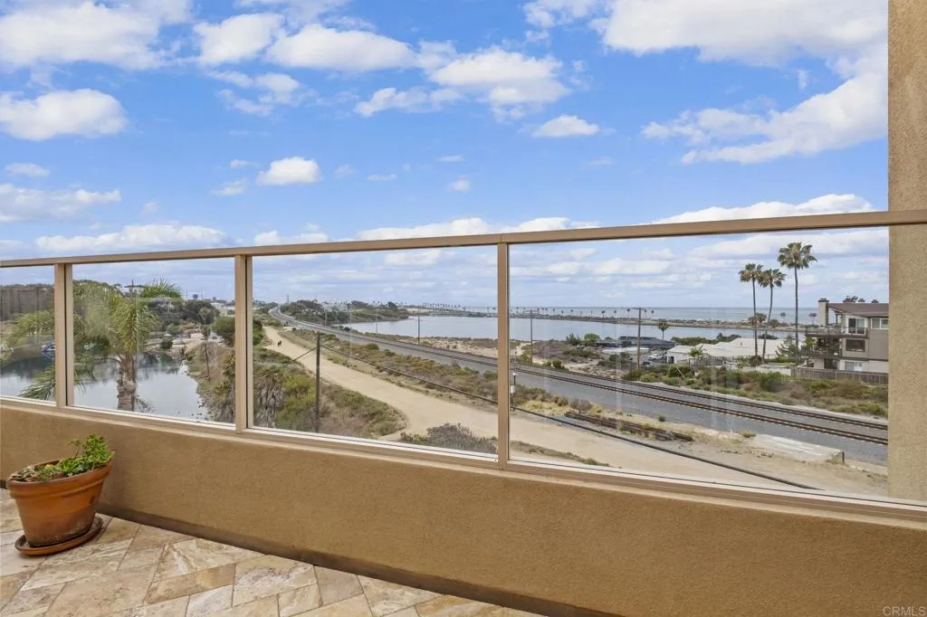 https://cdn.realtyfeed.com/cdn/127/306756762/46da83872845b01426d3eab194427ad4.webp
