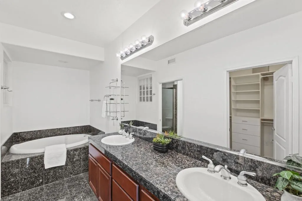 https://cdn.realtyfeed.com/cdn/127/306756762/c71904ab4458c0dd23f33e01a5e9f69c.webp
