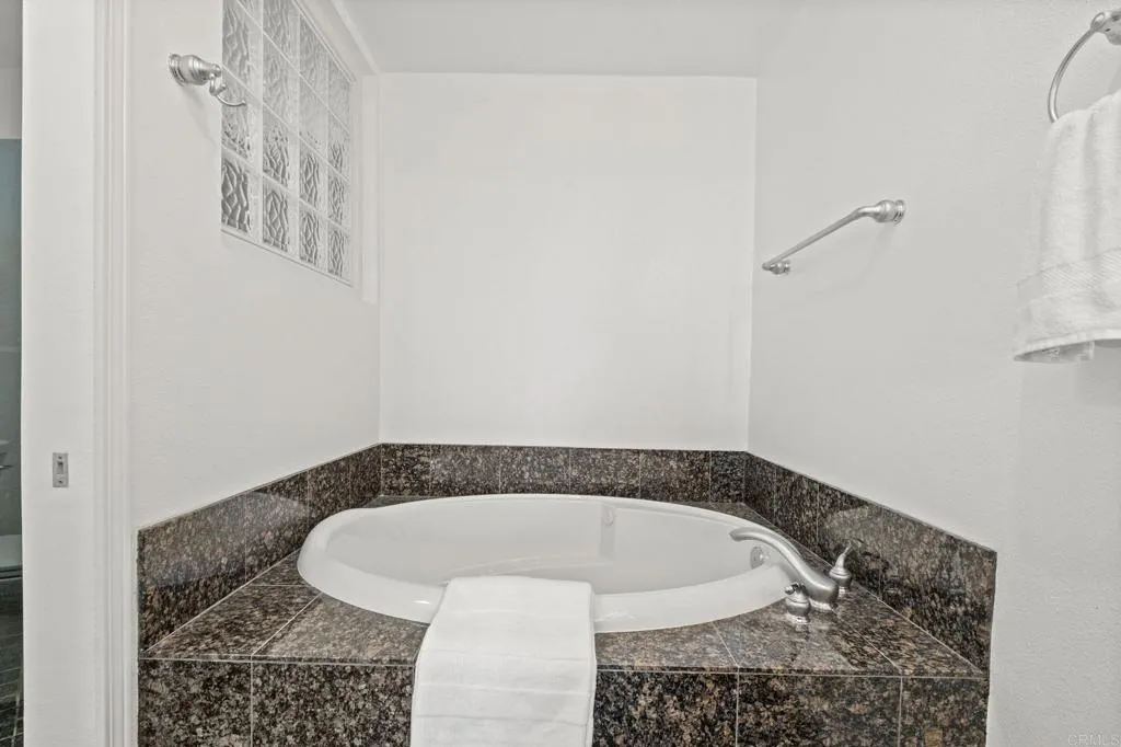 https://cdn.realtyfeed.com/cdn/127/306756762/e08aaf084865f44e72a9f103c8fcf366.webp