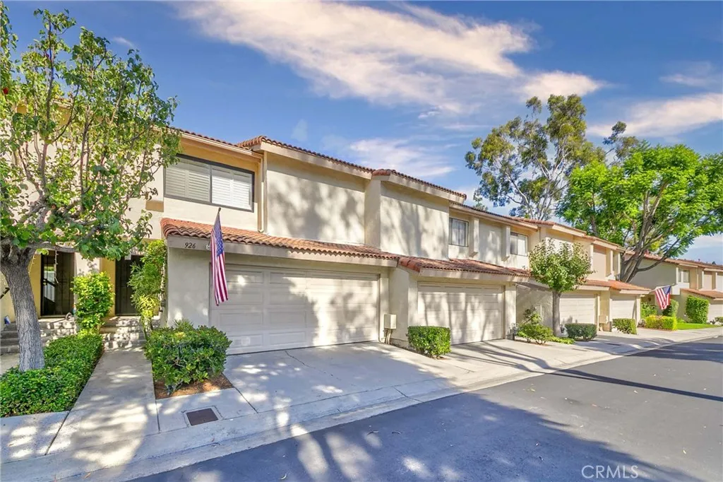 Fullerton, CA 92833
