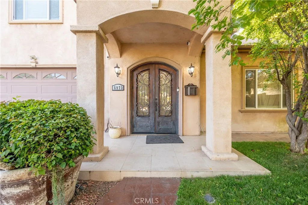 6973 Varna Avenue, Van Nuys, CA 91405 - Main photo, Van Nuys, CA