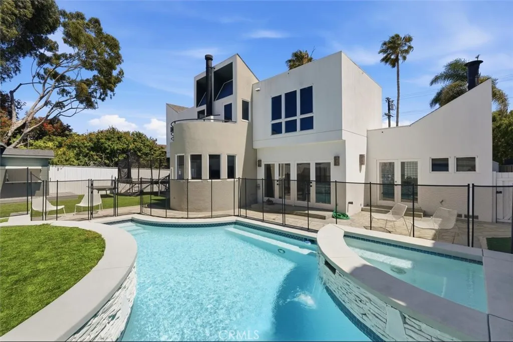 845 11th, Manhattan Beach, CA 90266 - Main photo, Manhattan Beach, CA