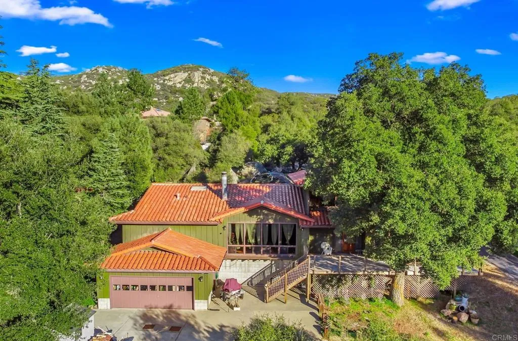 https://cdn.realtyfeed.com/cdn/127/306756811/fc30daaab3b954dc718469d6b15b79f8.webp