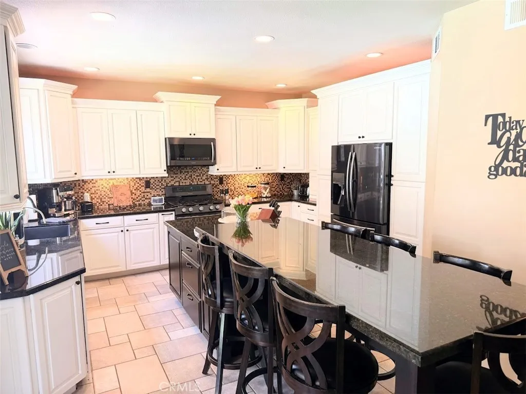 2179 Ellington Drive, Corona, CA 92880 - Photo 4 of 28, Corona, CA