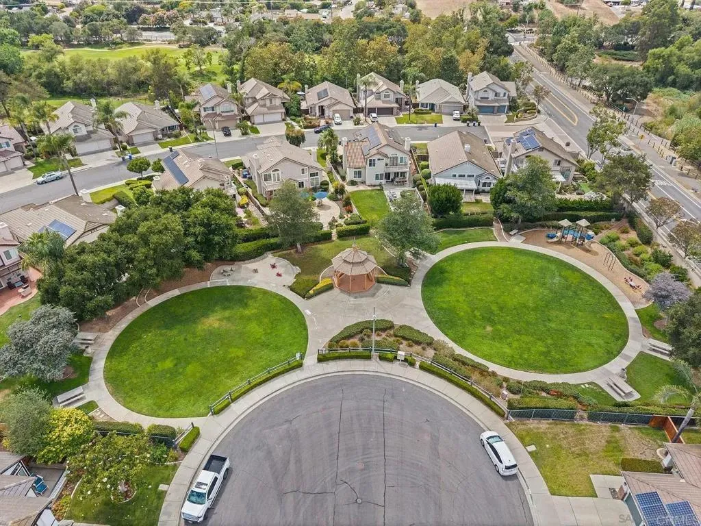 https://cdn.realtyfeed.com/cdn/127/306756844/f92d9866c0686fa18af6a76bd1a326fb.webp