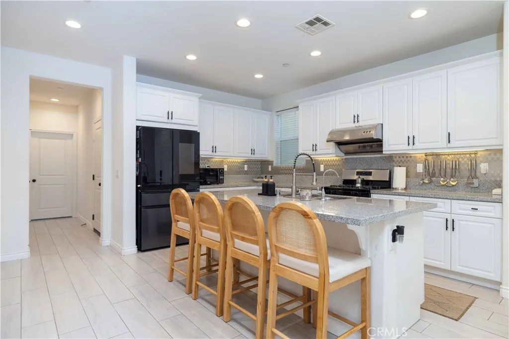 3422 E Quintessa Privado, Ontario, CA 91762 - Photo 4 of 21, Ontario, CA