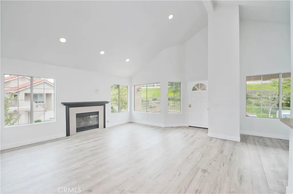 600 Kingswood Lane Unit A, Simi Valley, CA 93065 - Photo 3 of 31, Simi Valley, CA