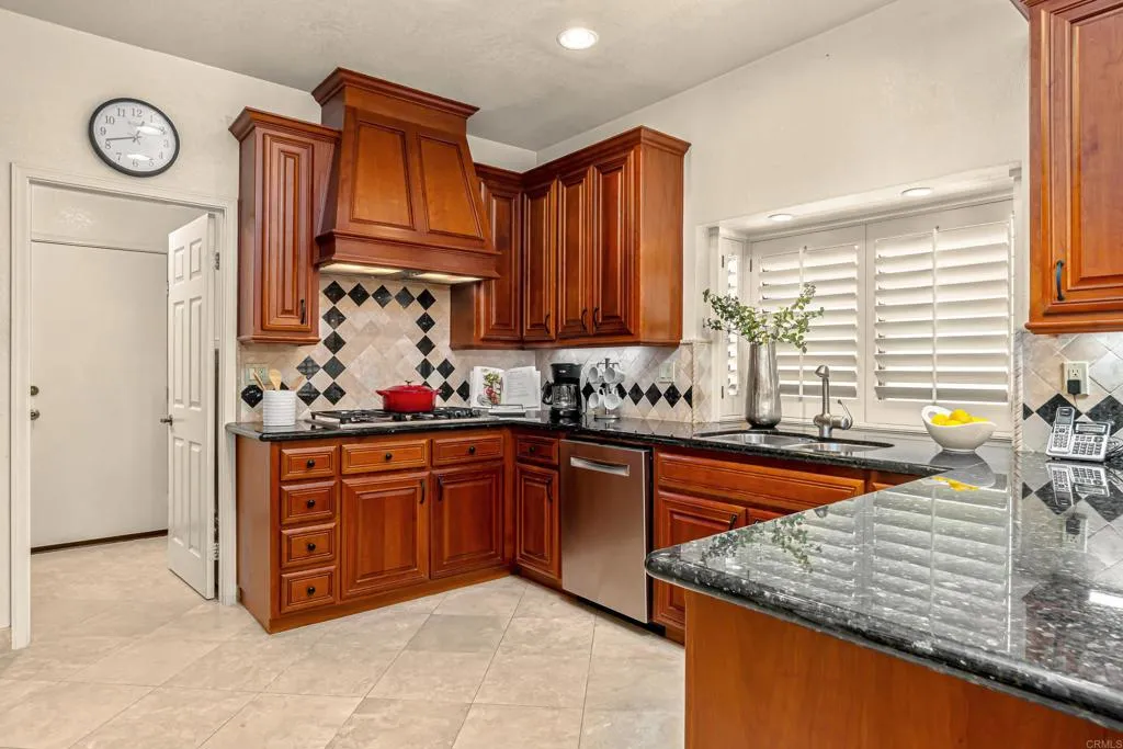 https://cdn.realtyfeed.com/cdn/127/306756866/2734b440da3a22ca342165cb162b513c.webp