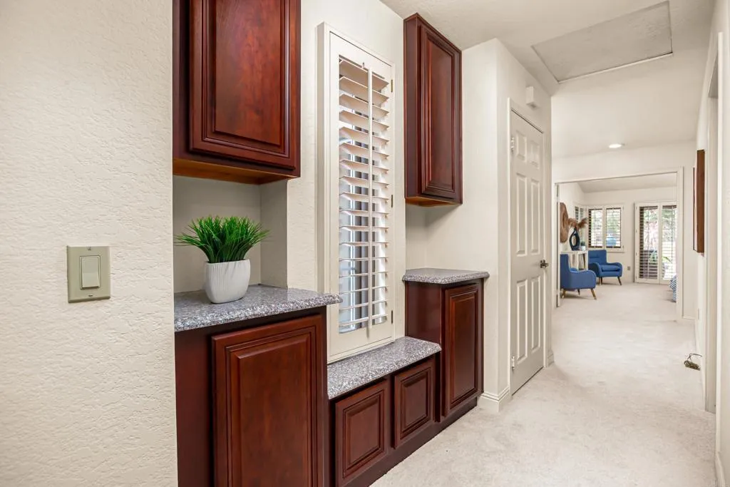 https://cdn.realtyfeed.com/cdn/127/306756866/95cde8e0472d104fc1d567a662edb8f8.webp