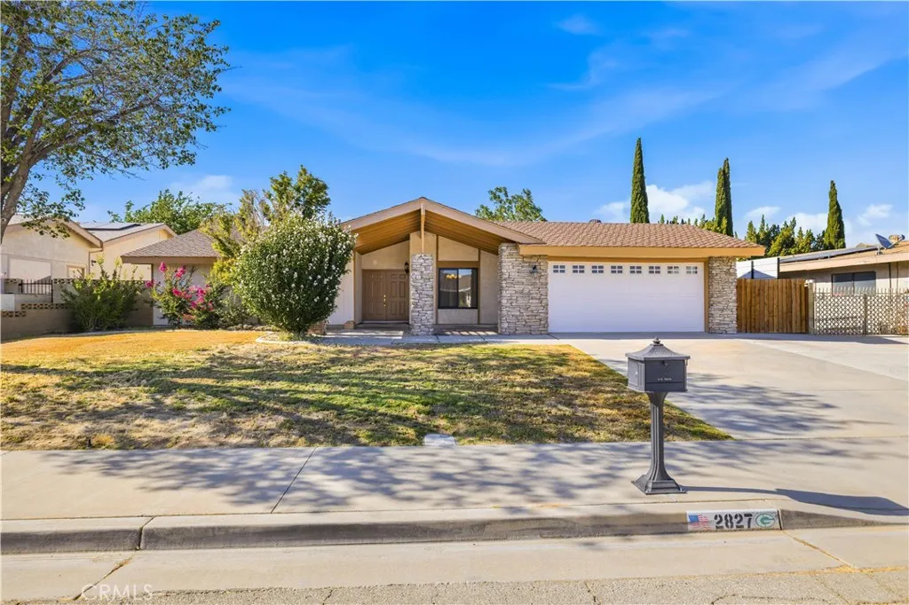 2827 Perfect, Lancaster, CA 93536 - Photo 2 of 26, Lancaster, CA