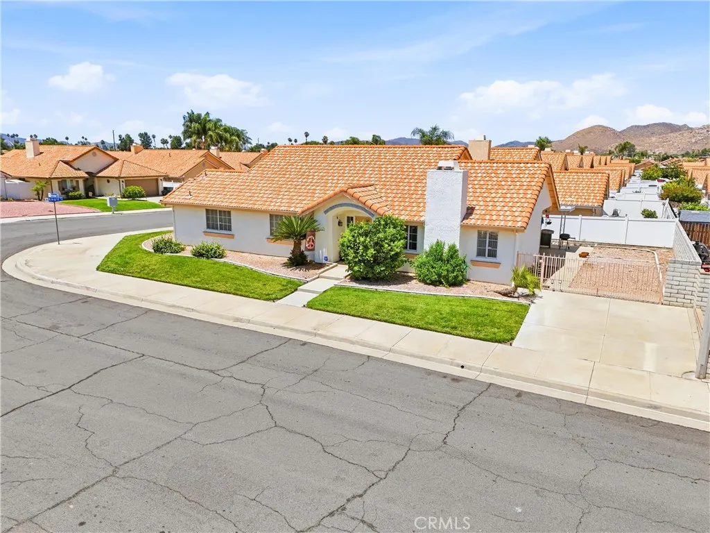 2562 Alegre Avenue, Hemet, CA 92545 - Photo 5 of 47, Hemet, CA