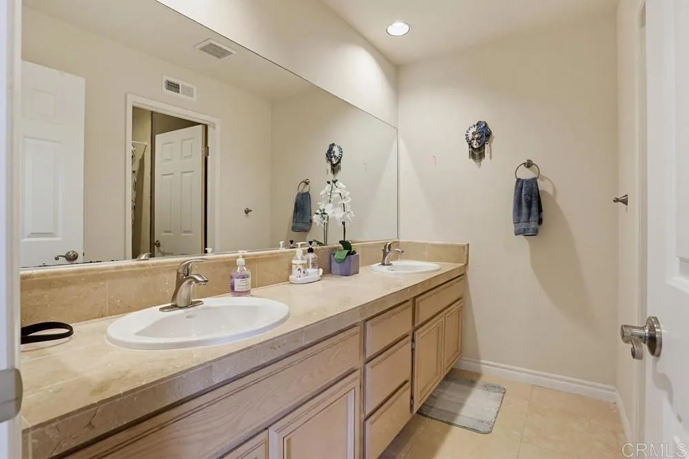 https://cdn.realtyfeed.com/cdn/127/306756878/2a745ec391a95d54888f1203e0f85b9d.webp