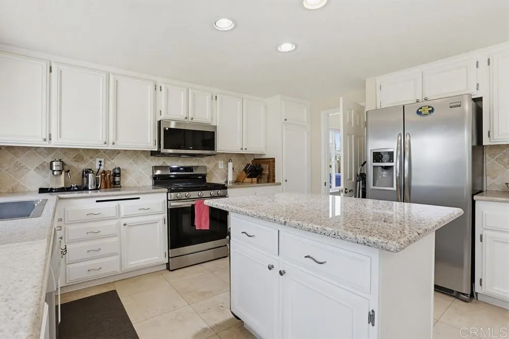 https://cdn.realtyfeed.com/cdn/127/306756878/7ebb8207e69c97e803a480af167a254c.webp