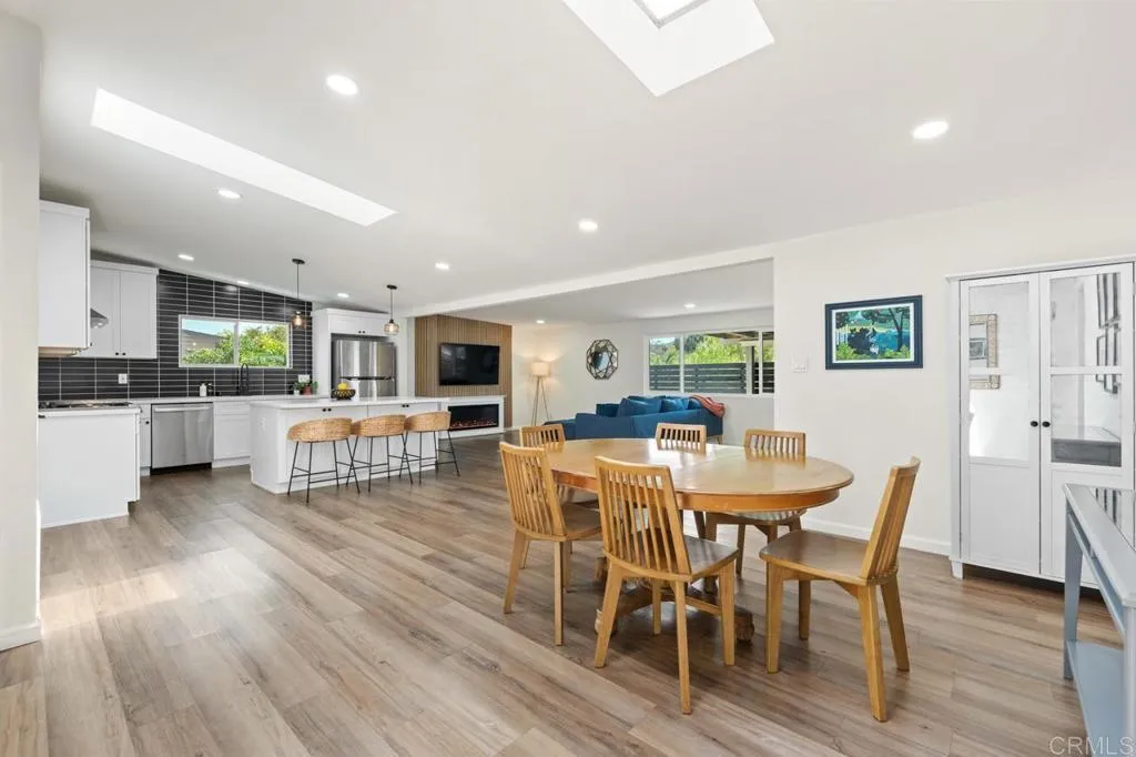 https://cdn.realtyfeed.com/cdn/127/306756894/0ac7b4e0053cde6bfe5e4f638baf06e1.webp