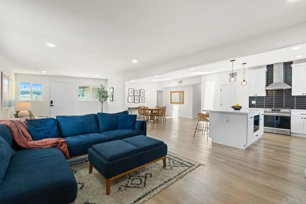 https://cdn.realtyfeed.com/cdn/127/306756894/4729b60c0e435376b2037a7c922f4a28.webp