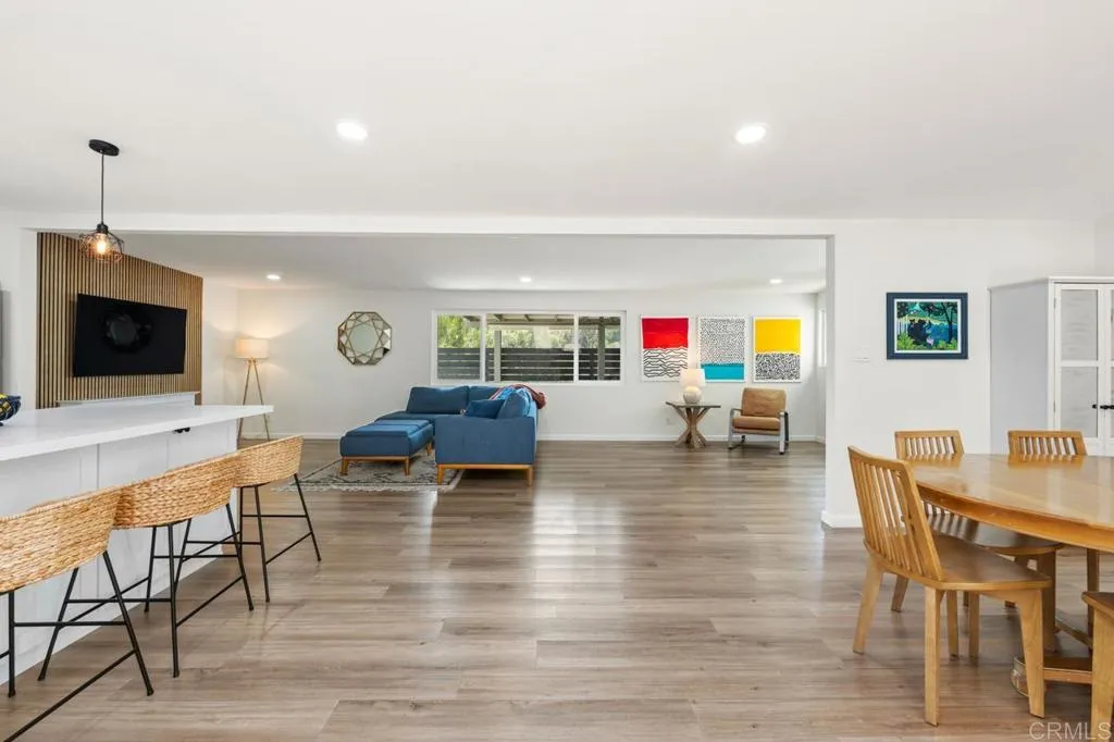 https://cdn.realtyfeed.com/cdn/127/306756894/b376f3ca2c201d28697bcf1dd43219fd.webp