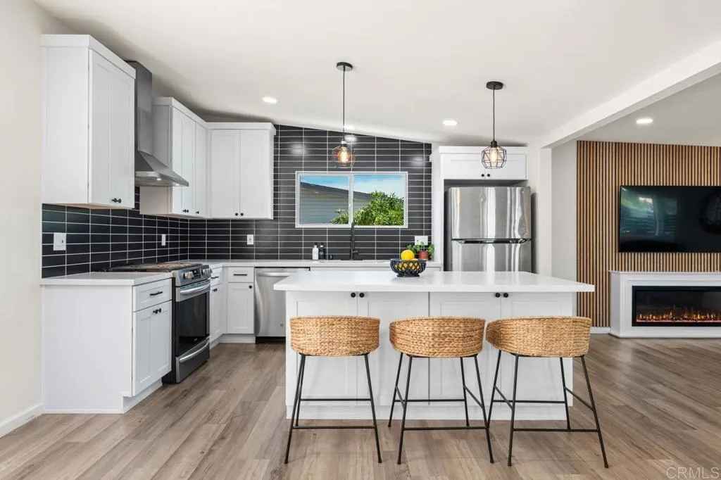 https://cdn.realtyfeed.com/cdn/127/306756894/c4ba4828ca22124bb8226107f9bb0d4f.webp