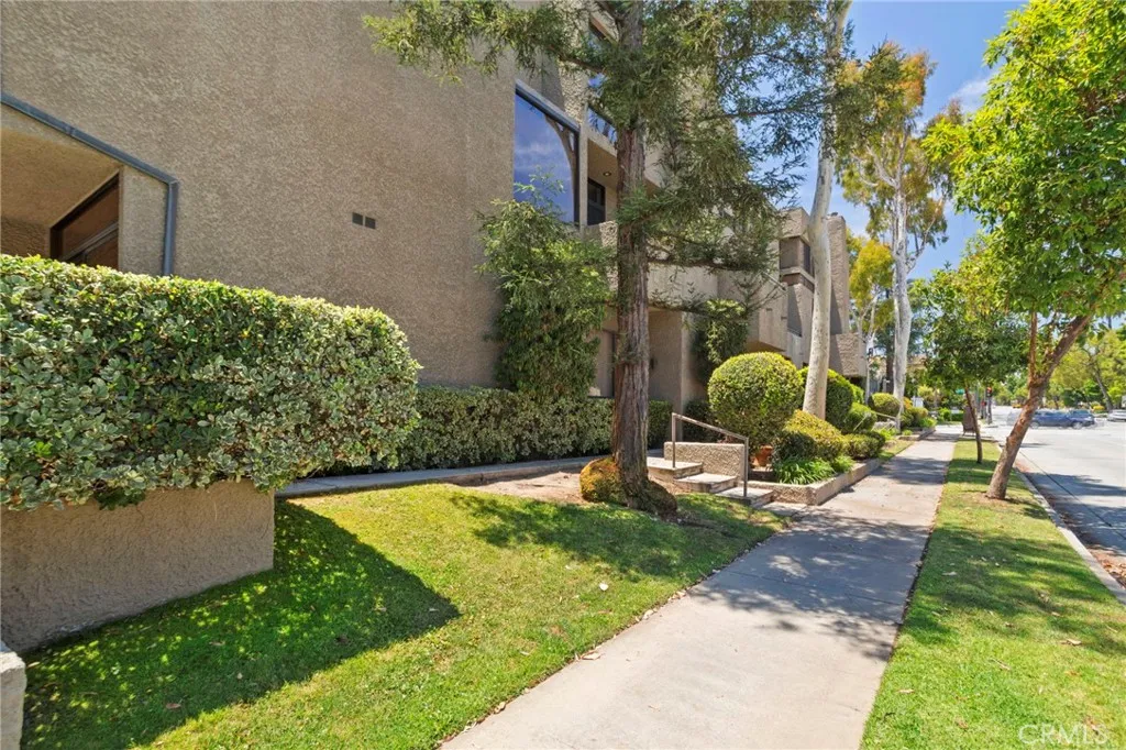 484 E California Unit 8, Pasadena, CA 91106 - Photo 3 of 52, Pasadena, CA