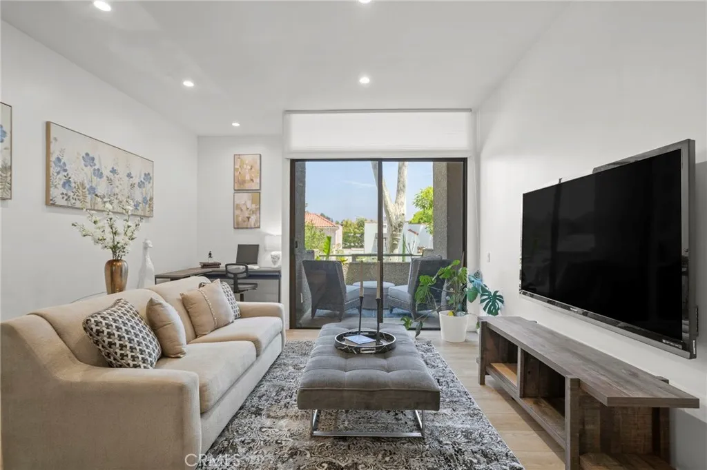 484 E California Unit 8, Pasadena, CA 91106 - Main photo, Pasadena, CA