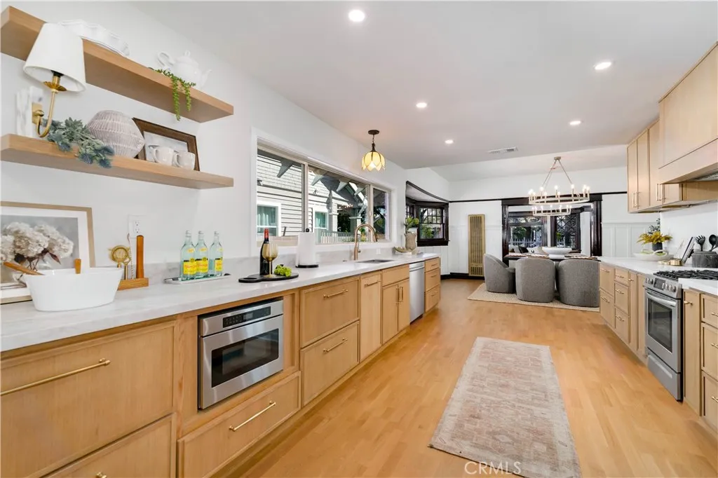 2947 S Hobart, Los Angeles, CA 90018 - Photo 5 of 48, Los Angeles, CA