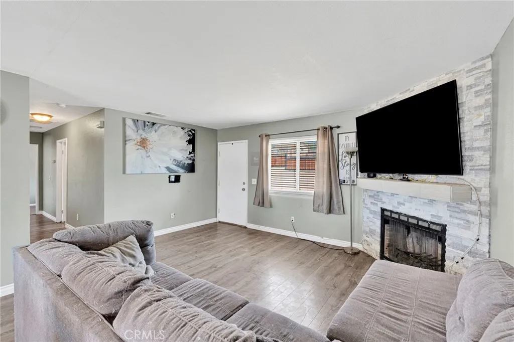 18128 Catalpa Street, Hesperia, CA 92345 - Photo 5 of 37, Hesperia, CA