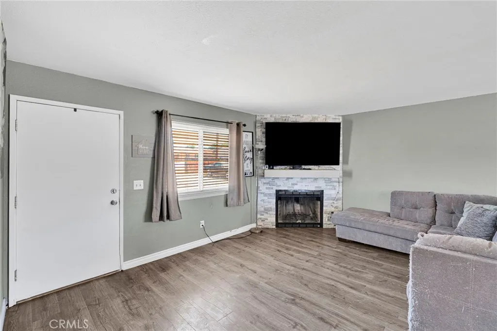 18128 Catalpa Street, Hesperia, CA 92345 - Photo 4 of 37, Hesperia, CA