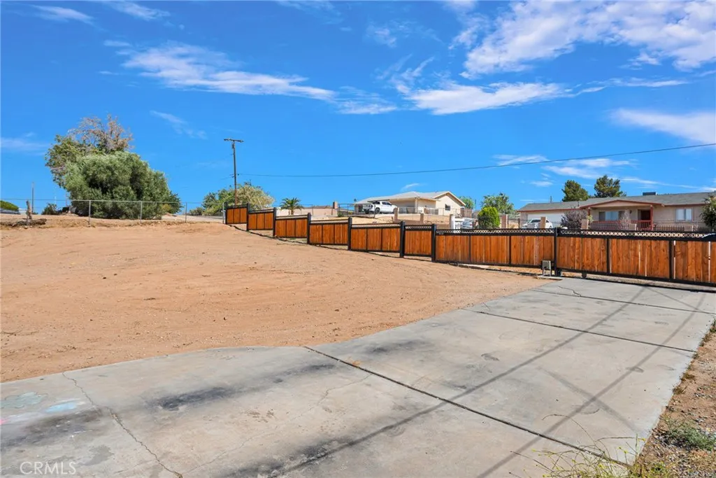 18128 Catalpa Street, Hesperia, CA 92345 - Photo 3 of 37, Hesperia, CA