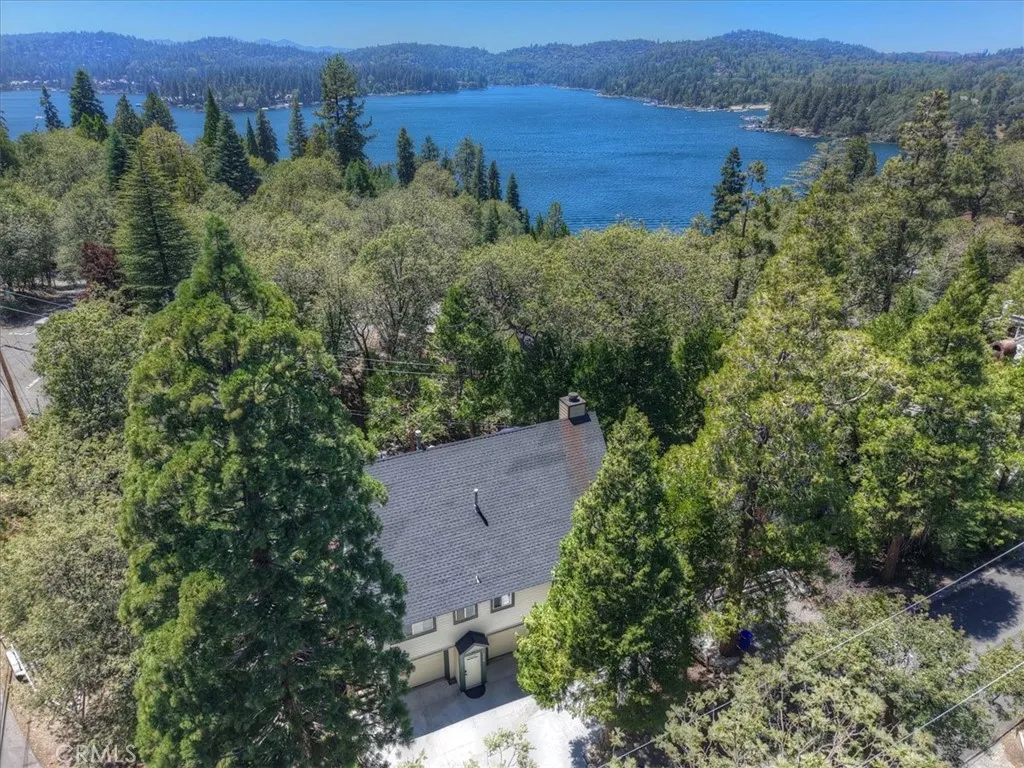 334 Highland Drive, Lake Arrowhead, CA 92352 - Photo 5 of 57, Lake Arrowhead, CA