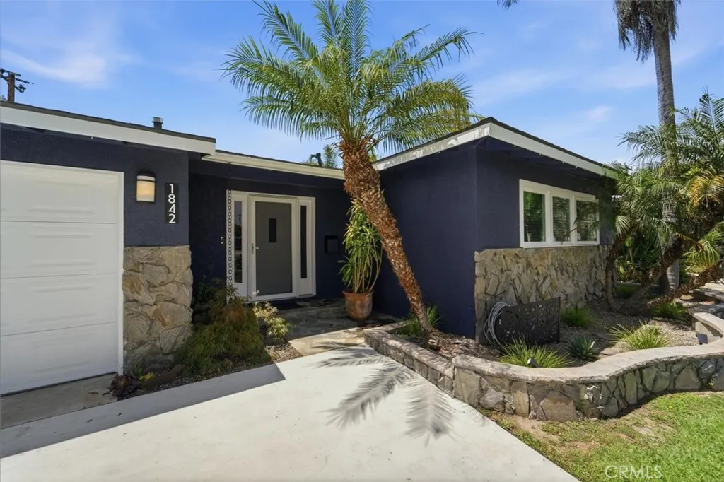 1842 Stevely Avenue, Long Beach, CA 90815 - Photo 4 of 39, Long Beach, CA