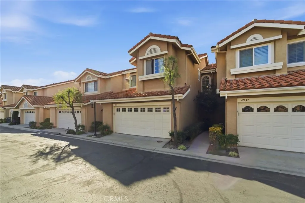 4933 Santo, Oak Park, CA 91377 - Main photo, Oak Park, CA