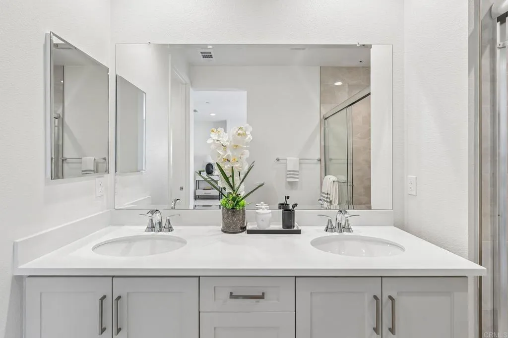 https://cdn.realtyfeed.com/cdn/127/306757058/5bb2f4b61ed092ad0d3437088ebae3b3.webp