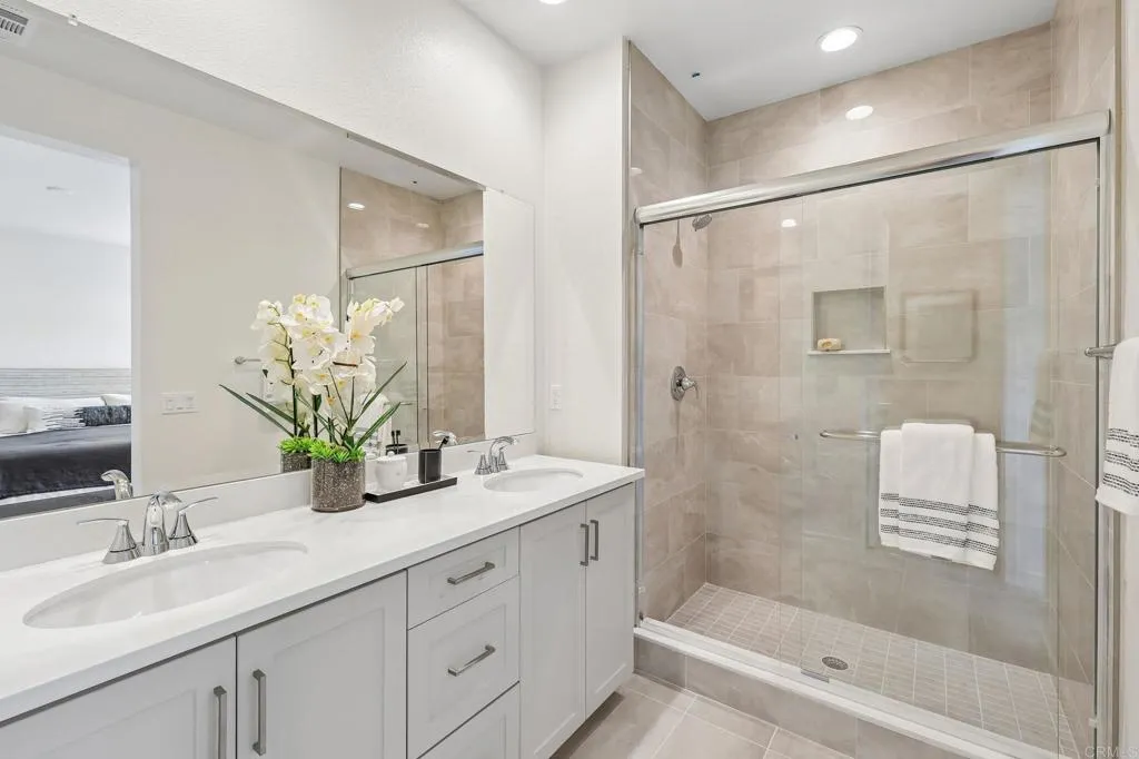 https://cdn.realtyfeed.com/cdn/127/306757058/7fd5460c70220338289d5678715e9dd8.webp