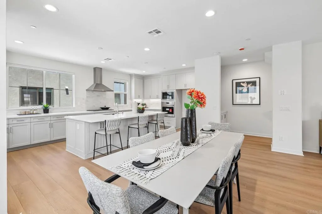 https://cdn.realtyfeed.com/cdn/127/306757058/923f93a0d307e23416523064590dd7ac.webp