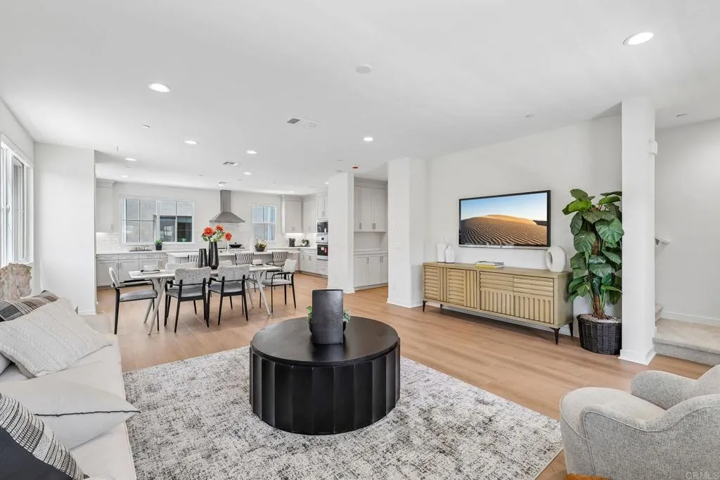 https://cdn.realtyfeed.com/cdn/127/306757058/a4774b86896b899f0d8022e90f7499a3.webp