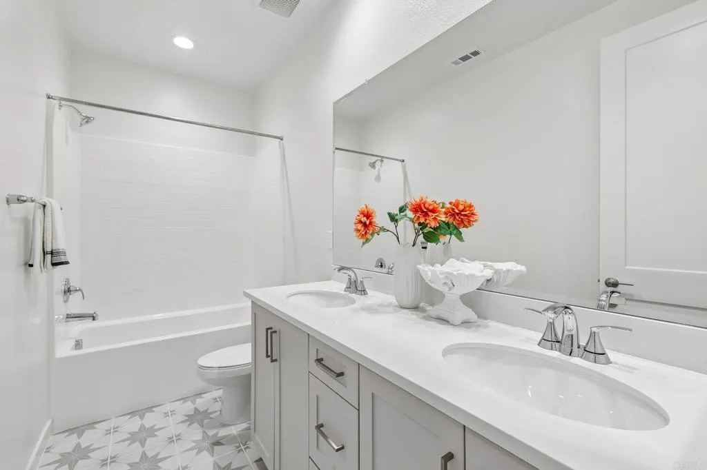 https://cdn.realtyfeed.com/cdn/127/306757058/d7efbacd38674818ec5e456d633369ab.webp