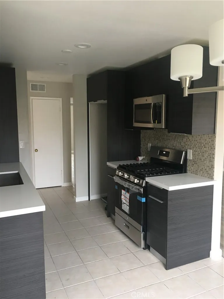 700 W La Veta Avenue Unit G8, Orange, CA 92868 - Photo 2 of 15, Orange, CA