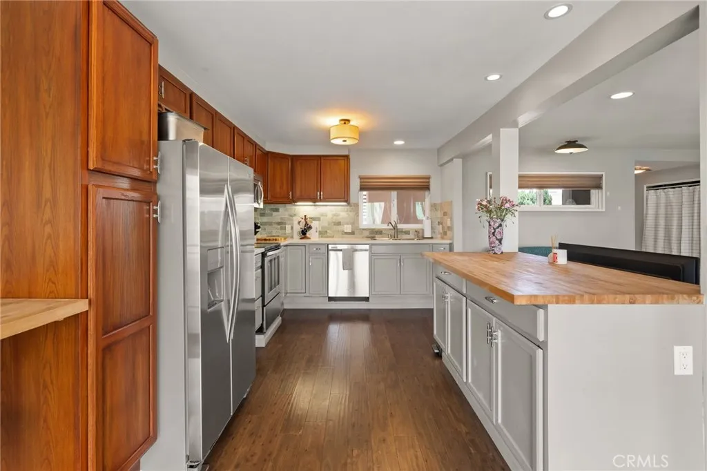 3819 East Livingston Drive Unit 9, Long Beach, CA 90803 - Photo 5 of 25, Long Beach, CA
